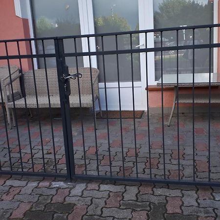 Kertvarosi Apartman II Tiszaújváros Zewnętrze zdjęcie