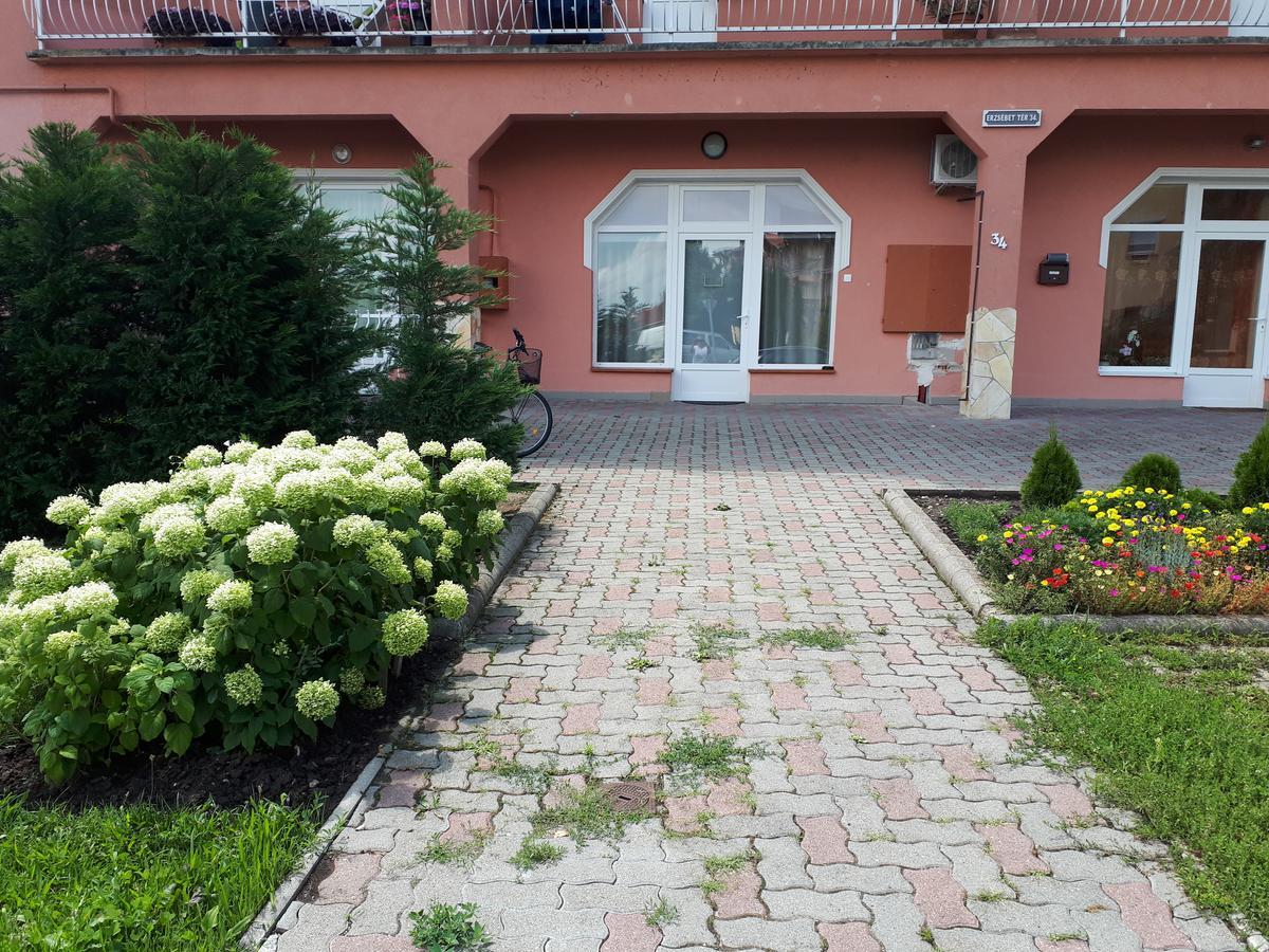Kertvarosi Apartman II Tiszaújváros Zewnętrze zdjęcie